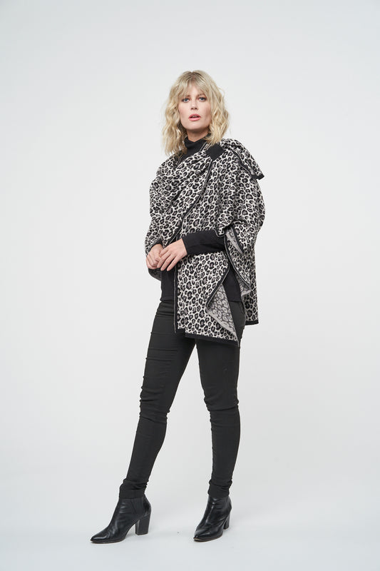 Women's Leopard Jacquard Wrap – Soft Knit Shoulder Shawl with Slip Loop