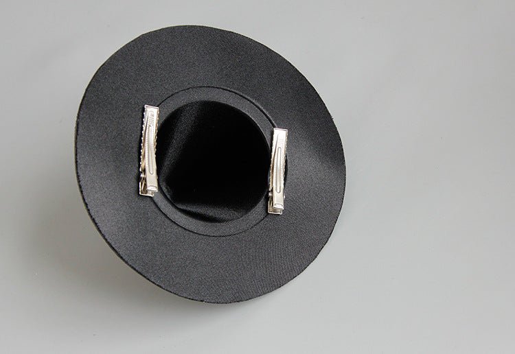 Perform Witch Hat And Take Photos Of Comic-Con Accessories - Urban Caps