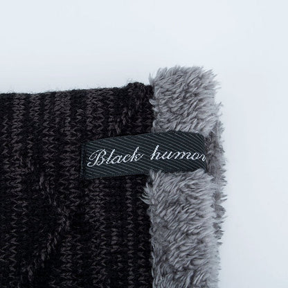 Knitted woolen cap to keep warm in winter - Urban Caps 