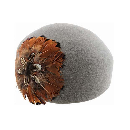 Women’s Structured Wool Felt Beret – Feather Accent and Classic Fit