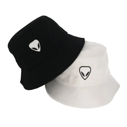 Embroidered street-style bucket hat in white with a novelty motif