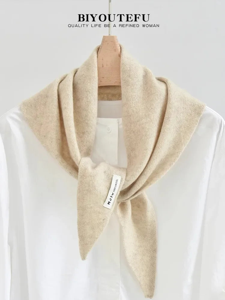 Marlborough Merino Wool Triangle Scarf in Apricot