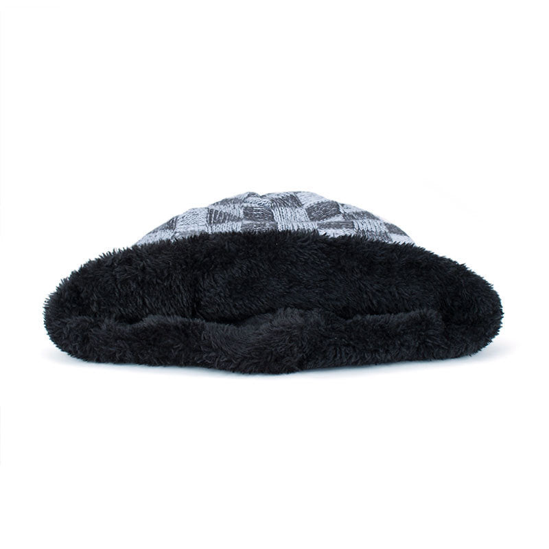 Contrast Color Knitted Wool Hat with Velvet Lining: Warm and Chic