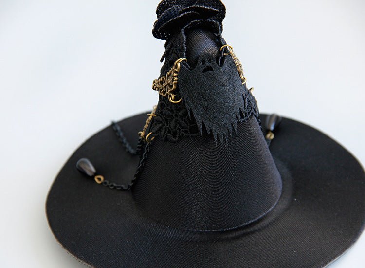 Perform Witch Hat And Take Photos Of Comic-Con Accessories - Urban Caps